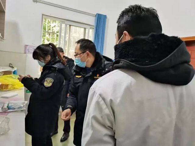 春雷行動(dòng)2023｜瀘縣一家醫(yī)院涉嫌使用過期醫(yī)療器械被查處