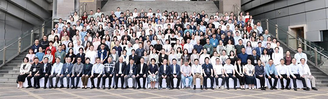 600余人參會(huì)！首屆中國(guó)輸血醫(yī)學(xué)發(fā)展峰會(huì)在四川瀘州圓滿召開(kāi)