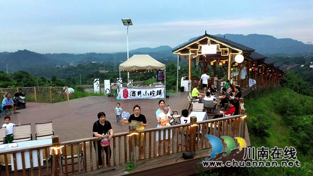 合江縣荔江鎮(zhèn)柿子田村：微風(fēng)微醺微微甜，露天清吧享清閑