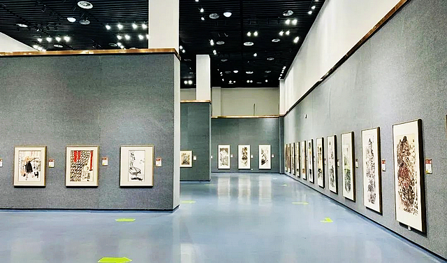 逛藝術(shù)展、看物理秀！這個暑假讓我們一起坐公交get更多驚喜吧~