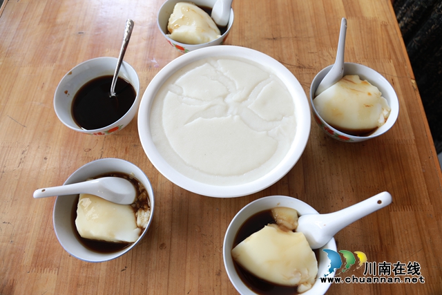 合江：解暑又解饞！傳統(tǒng)小吃涼糕受歡迎！