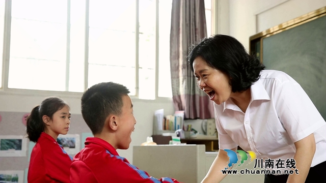 合江縣特殊教育學(xué)校校長(zhǎng)胡在容：讓特殊兒童向陽(yáng)而生，逐光前行
