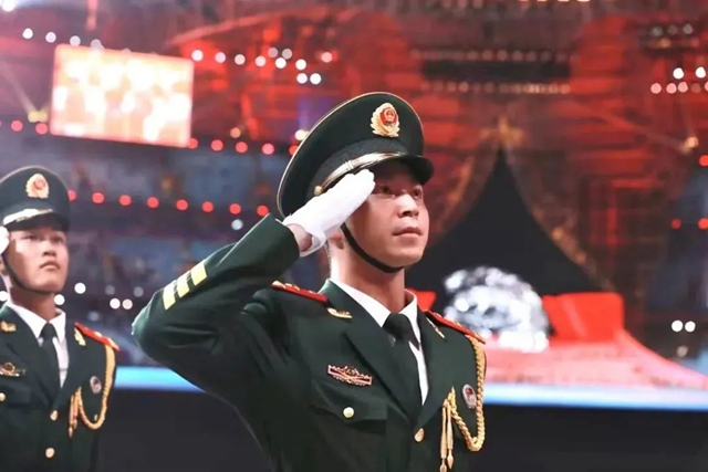 驕傲！亞運(yùn)會(huì)開幕式上的護(hù)旗手是瀘州學(xué)子