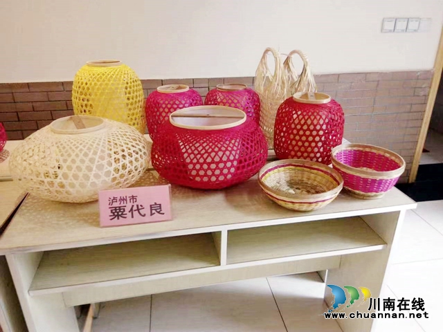 圖4：粟代良的部分竹編工藝品.jpg