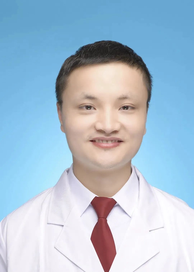 【圍觀】毒蛇被砍成兩半，還能咬人？