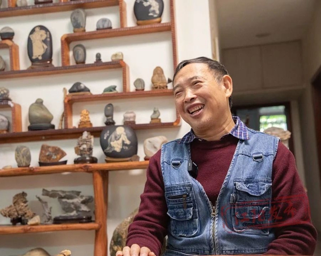 匠心瀘州丨陳興文：鏨刀作筆，長江石上繪出旖旎之花