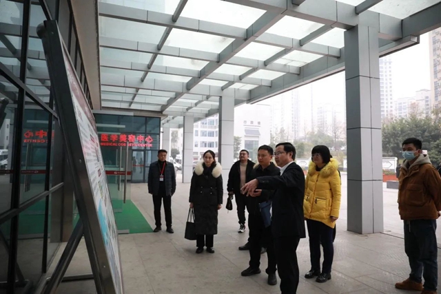 瀘州市衛(wèi)生健康委專家組對(duì)合江縣中醫(yī)醫(yī)院進(jìn)行就醫(yī)體驗(yàn)感“五心”醫(yī)院現(xiàn)場(chǎng)評(píng)估