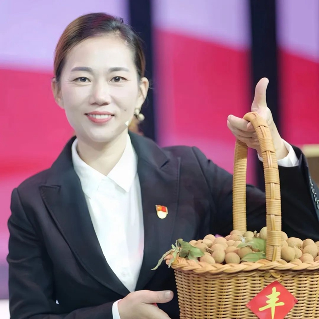 強(qiáng)國復(fù)興有我  巾幗逐夢(mèng)建功丨瀘州市新時(shí)代女性先進(jìn)典型事跡展①