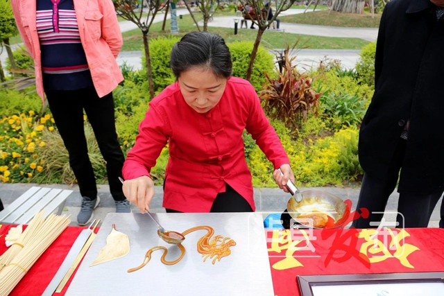 民間達人丨舌尖上的非遺！以糖為墨，畫出人間甜香