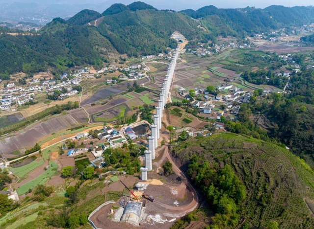 渝昆高鐵馬鞍山特大橋建成這樣了！在宜賓這里→
