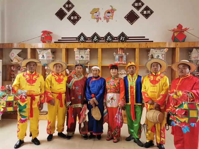 瀘州五旬“燈首”傳承花燈44載