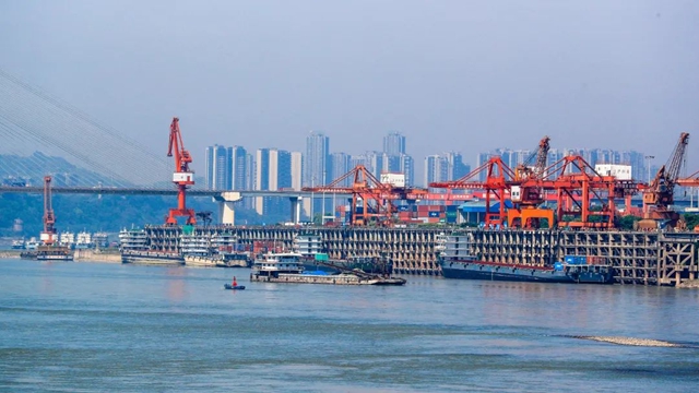 為了高水平建設(shè)這一國(guó)家級(jí)樞紐城市，瀘州制定了三年任務(wù)書