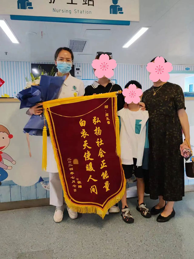 沿著住院部一層一層的找周鳳蕾，原來是……