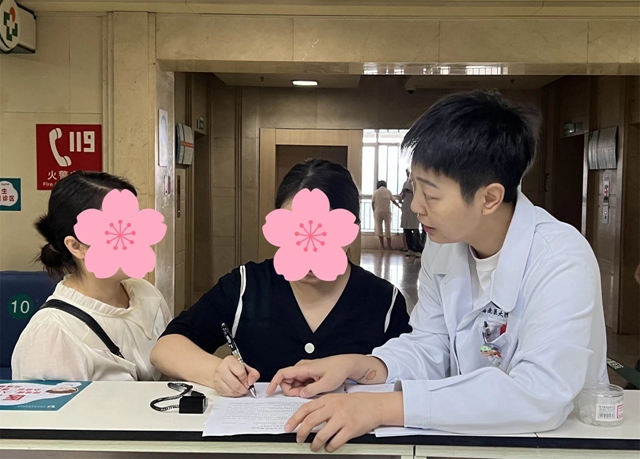 張女士手術(shù)僅用一天就快速出院，只因她做了這個決定……