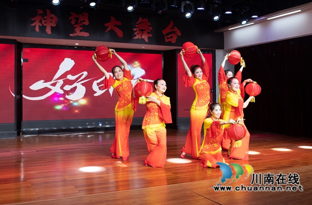 傳承經典，向陽而行｜瀘州“酒城之聲”朗誦藝術團一周年慶典隆重舉行