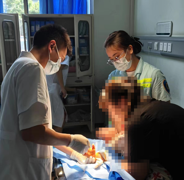 【警示】2歲小女孩被寵物狗連咬幾口，頭、手……