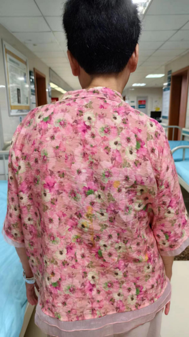【圍觀】嬢嬢胸背痛2年，腰桿都痛彎了