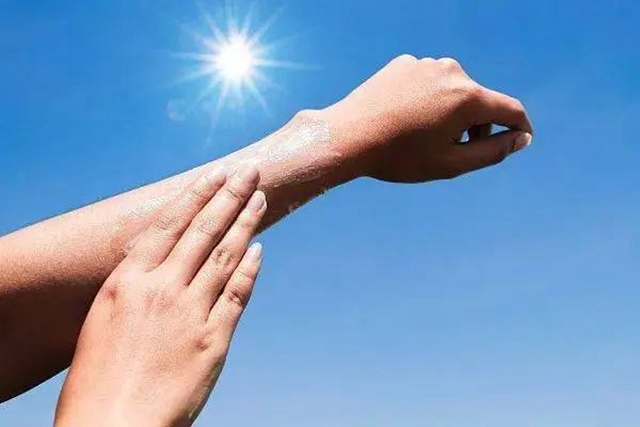 【高溫紅色預(yù)警】40+℃，一定要注意……