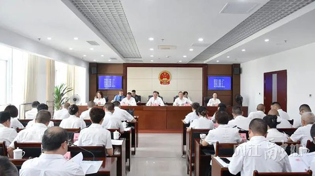 陳偉任內(nèi)江市東興區(qū)人民政府代理區(qū)長