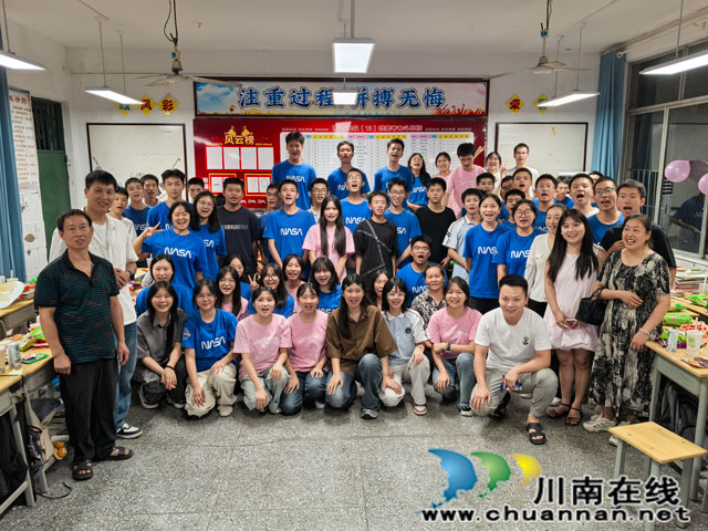 月圓人團圓，溫情生日會┃瀘縣一中開展2024年慶中秋暨秋期第一學(xué)月集體慶生活動