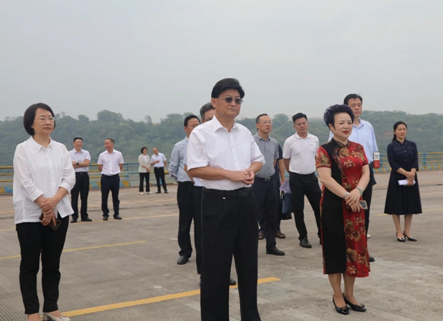 田亞東帶領(lǐng)市政協(xié)主席會議成員視察加快港口型國家物流樞紐城市建設(shè)