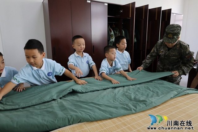 龍馬潭：學(xué)生進(jìn)軍營(yíng)，國(guó)防教育“零距離”