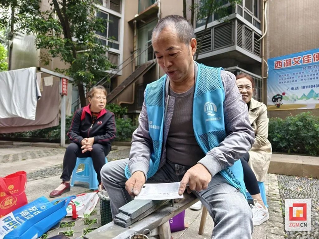 自貢：走街串巷30年，只想守住傳統(tǒng)老手藝