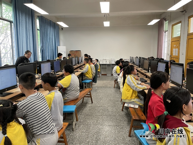 瀘縣青龍小學(xué)校開展學(xué)生心理健康測評工作