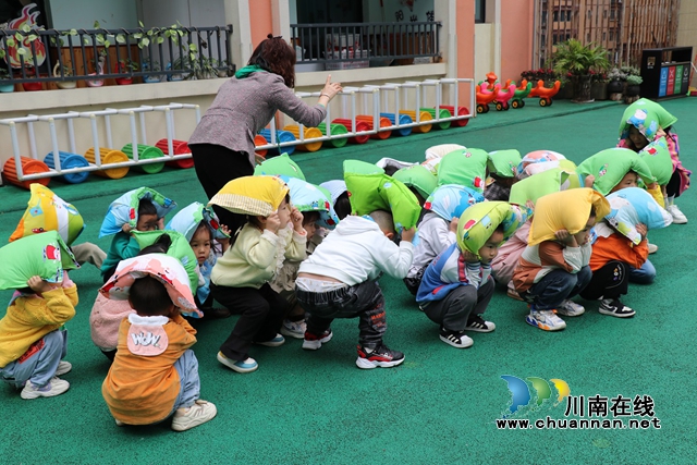 敘永縣敘永鎮(zhèn)南城幼兒園開(kāi)展防震減災(zāi)應(yīng)急疏散演練