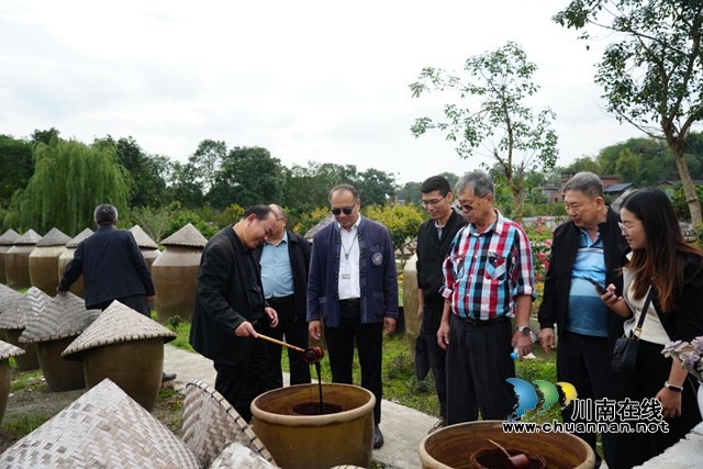 泰國梅州大學(xué)代表團(tuán)到四川三河職業(yè)學(xué)院考察交流