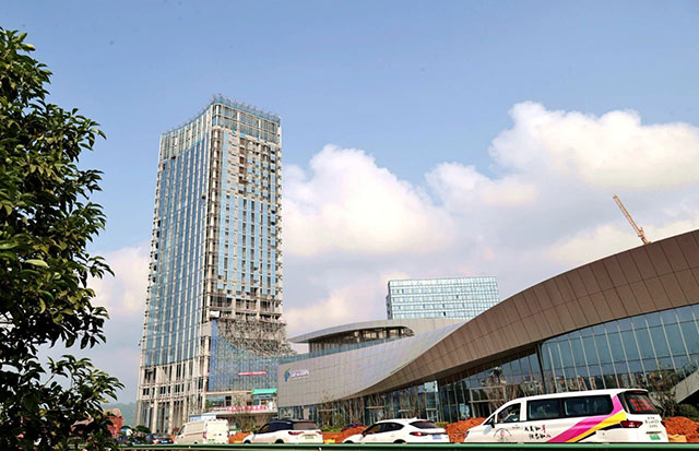 力爭年底投用！宜賓高新區(qū)第一高樓加快建設(shè)！
