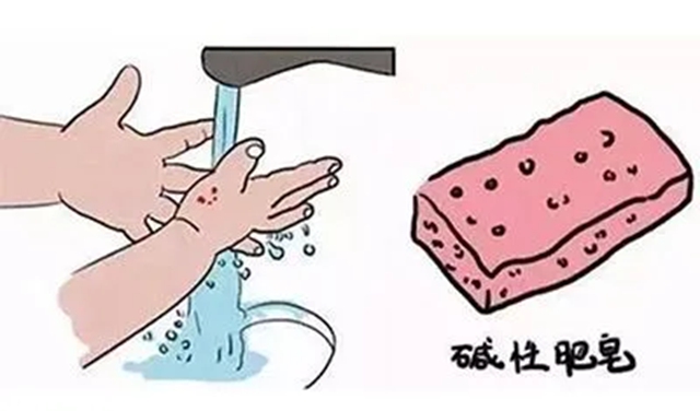 【圍觀】瀘州大媽被狗撲倒在地，肚子被咬9處傷口