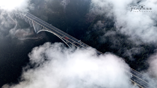 云端上的高速橋——古金高速水落河特大橋
