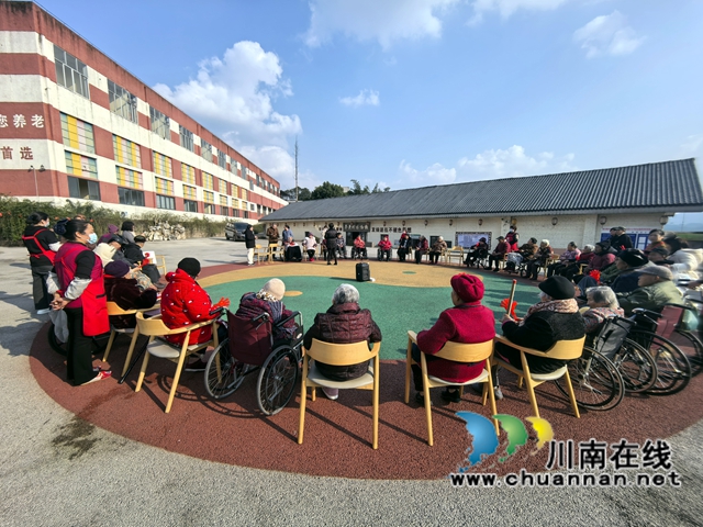 寒冬送暖意 敬老顯溫情｜民建瀘州市屬五支部到敬老院慰問(wèn)
