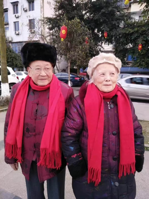 做了77年夫妻，合江的“他+她”已經(jīng)200歲了