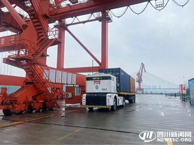 2024年瀘州港集裝箱吞吐量突破23萬標(biāo)箱 占全省65%以上