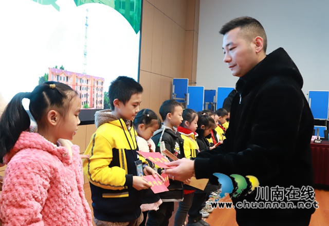 情暖春節(jié)，愛心“企”航丨瀘縣云龍鎮(zhèn)愛心企業(yè)家開展慰問活動(dòng)