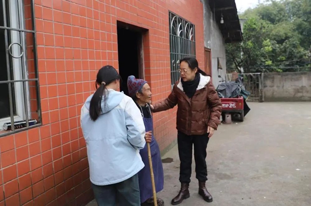 新春慰問送溫暖 濃濃關(guān)懷暖人心 | 劉著帶隊赴聯(lián)系幫扶村開展春節(jié)前走訪慰問