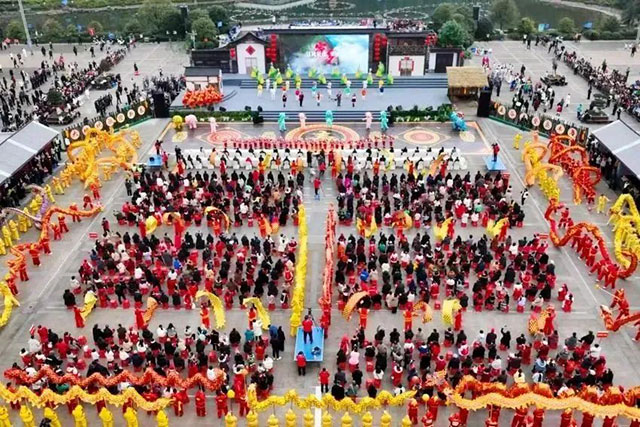 2月3日央視播出︱“紅色村晚”在瀘州，鬧熱過(guò)個(gè)開(kāi)心年
