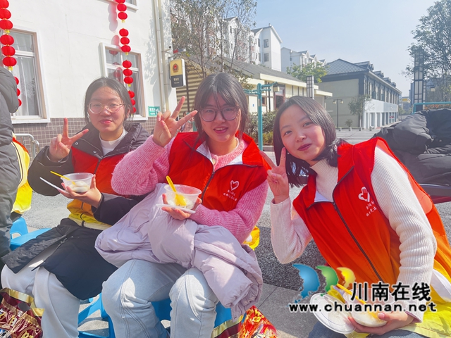 歡樂鬧元宵 共筑愛國情｜瀘縣玉蟾街道朝陽社區(qū)開展大學(xué)生志愿者慶祝元宵節(jié)活動
