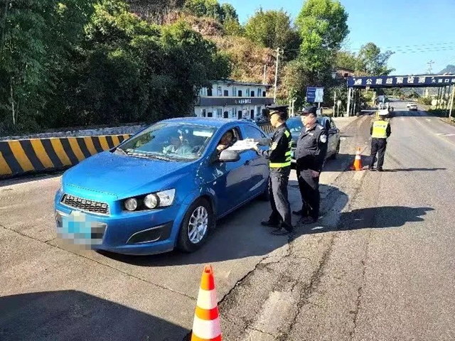 黑車.jpg