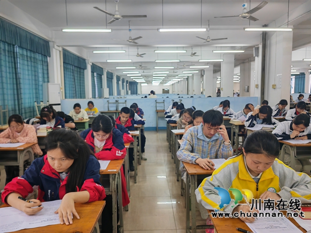 比賽現(xiàn)場1（曾佐然攝）.jpg