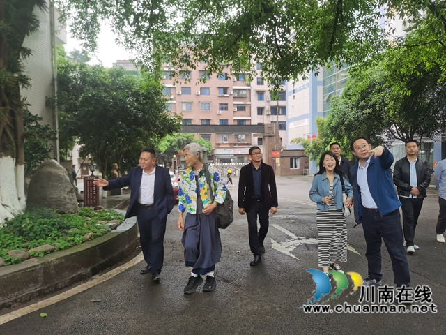 旅美華人教育家趙海燕到訪合江中學 共話百年育人與文化傳承