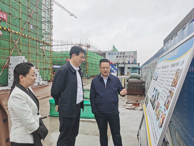 瀘州市口岸物流辦黨組書記李智帶隊開展“五一”前安全檢查和重點物流項目督導