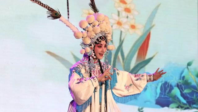新“潮”澎湃 ！“五一”首日，龍馬潭文旅火爆開(kāi)場(chǎng)→