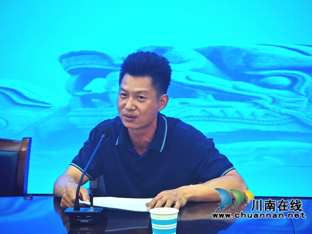 瀘縣首批返鄉(xiāng)創(chuàng)業(yè)指導員代表朱上友作交流發(fā)言.jpg