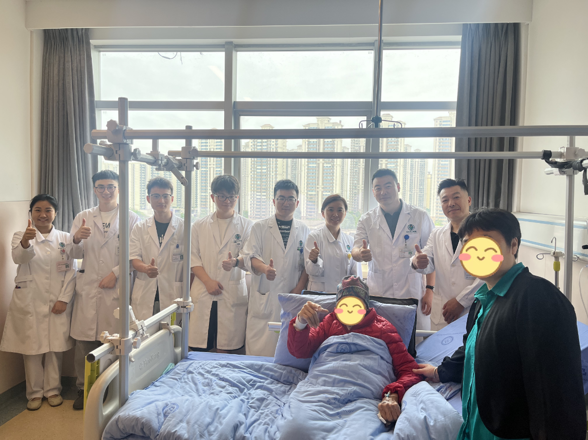 跨越百歲“人生骨折”難關(guān)，103歲老人術(shù)后3天重新站起來！