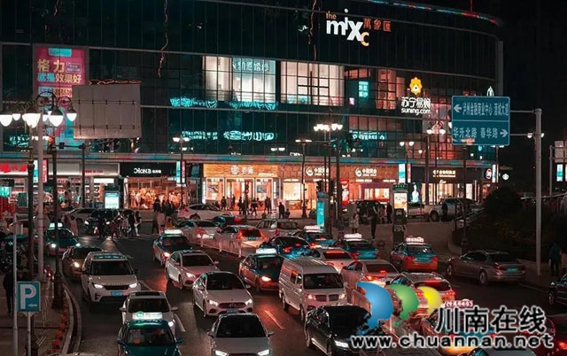 佳樂金街開啟“撒歡”模式.jpg
