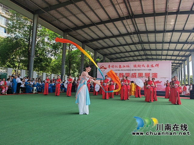 舞蹈《家鄉(xiāng)美》（曾佐然攝）.jpg