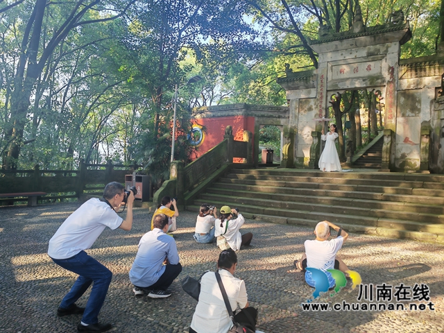 現(xiàn)場采風(fēng)場景（曾佐然攝）.jpg